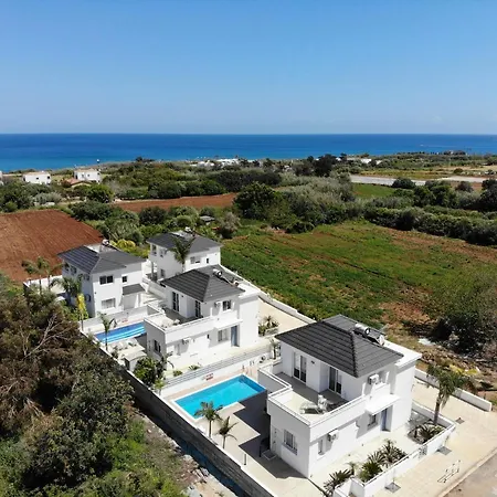 Flouressia Gardens 4*