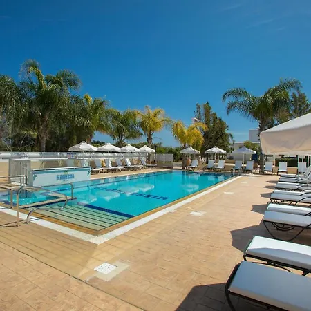 Flouressia Gardens Aparthotel Protaras