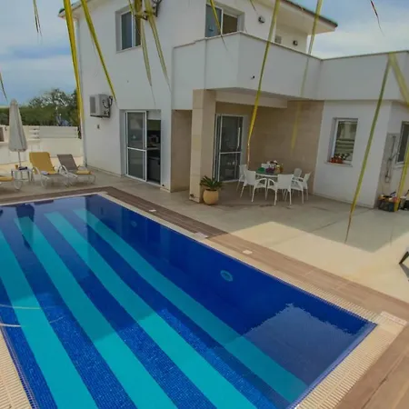 Apart-hotel Flouressia Gardens