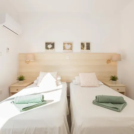 Flouressia Gardens Apart-hotel