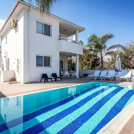 Flouressia Gardens Aparthotel Protaras