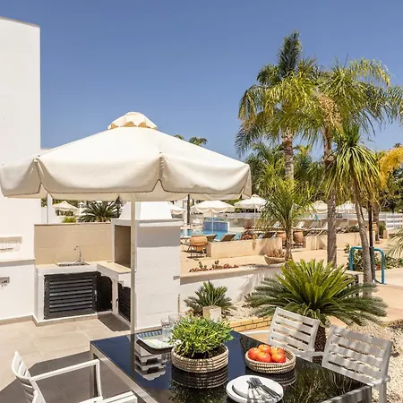 Flouressia Gardens Aparthotel Protaras