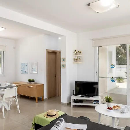 Aparthotel Flouressia Gardens Protaras