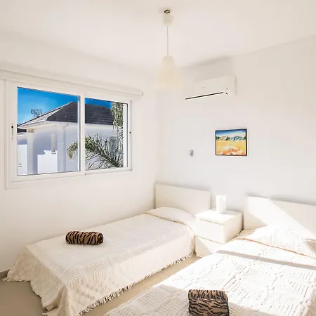 아파트호텔 Flouressia Gardens 프로타라스