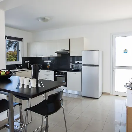 Flouressia Gardens Hotel apartamentowy 4*