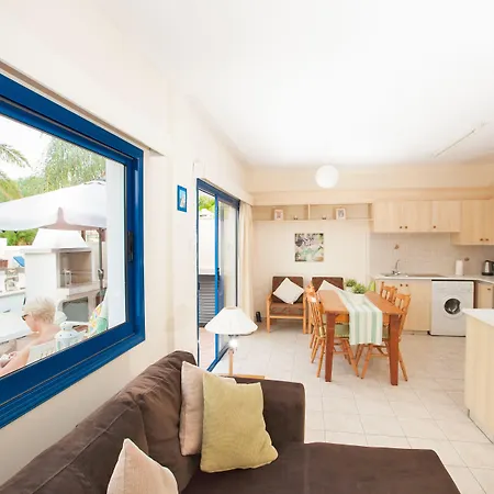 Aparthotel Flouressia Gardens 4*