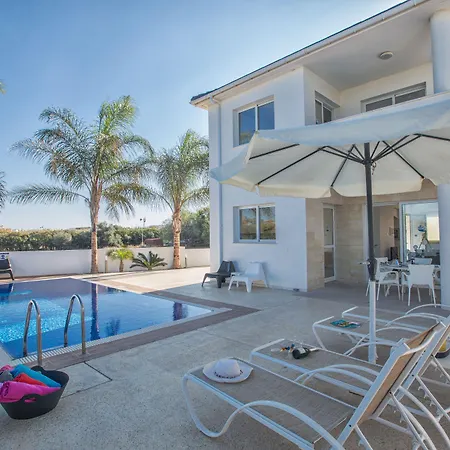 Flouressia Gardens 4*