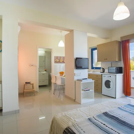 Flouressia Gardens Aparthotel 4*