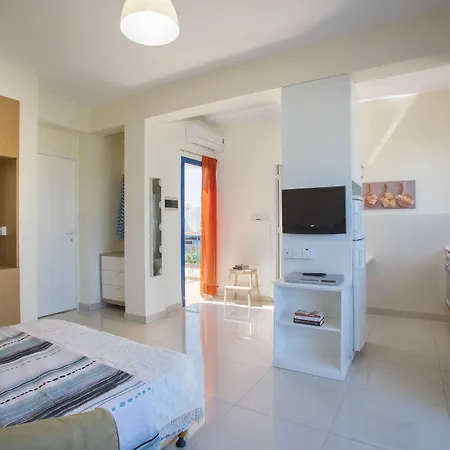 Apart-hotel Flouressia Gardens