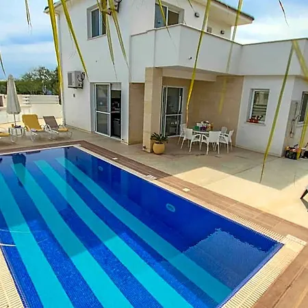 Aparthotel Flouressia Gardens Protaras