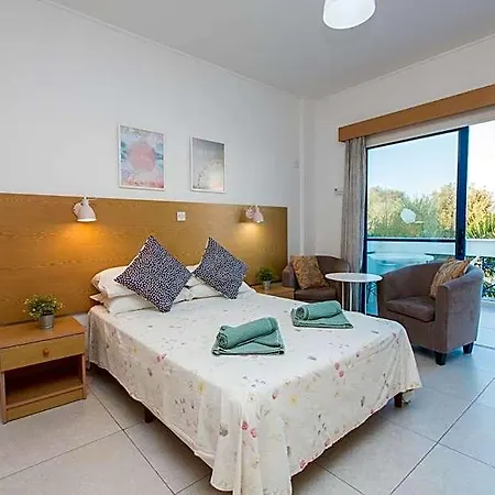 Aparthotel Flouressia Gardens