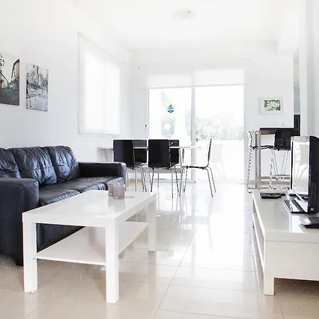 Apart-hotel Flouressia Gardens 4*