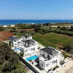 Flouressia Gardens 4*