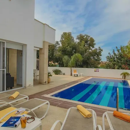 Flouressia Gardens Ξενοδοχείο με διαμερίσματα
