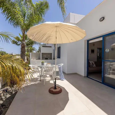 Flouressia Gardens شقة فندقية 4*