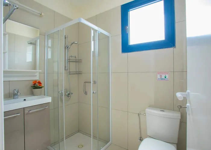 Flouressia Gardens شقة فندقية