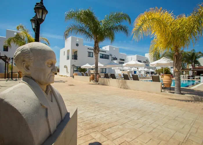 Flouressia Gardens 4* بروتاراس