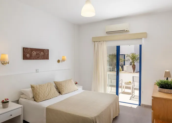 Flouressia Gardens بروتاراس