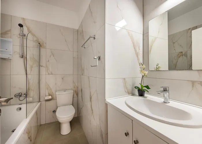 Flouressia Gardens 4* بروتاراس