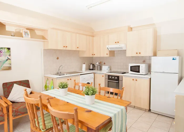 شقة فندقية Flouressia Gardens بروتاراس